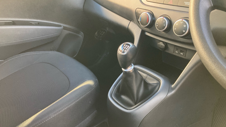 Hyundai i10 1.0 SE 5dr Petrol Hatchback